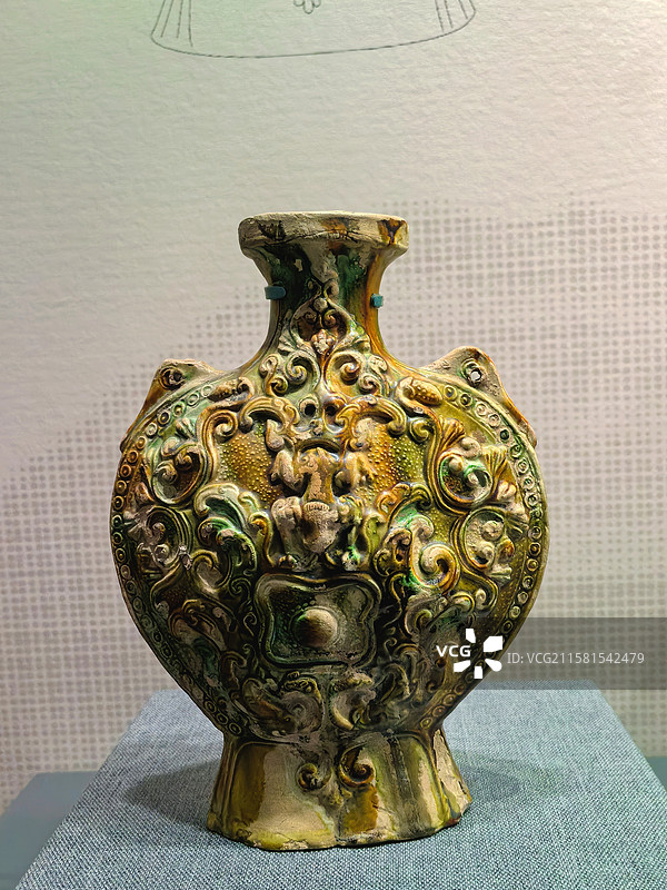 廊坊市博物馆馆藏文物唐代文安县董满墓三彩扁壶图片素材