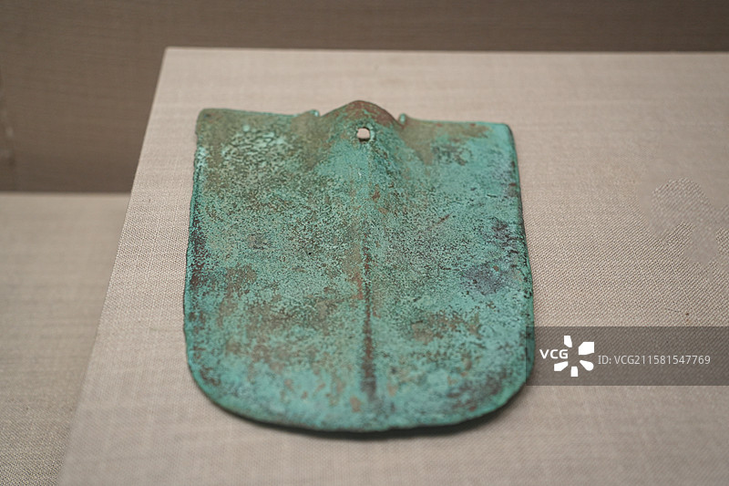 汉代方形铜锄 楚雄州博物馆图片素材