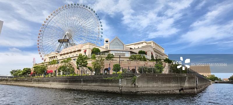 横滨宇宙世界，带时钟的摩天轮世界上最大尺寸被记入吉尼斯世界纪录图片素材