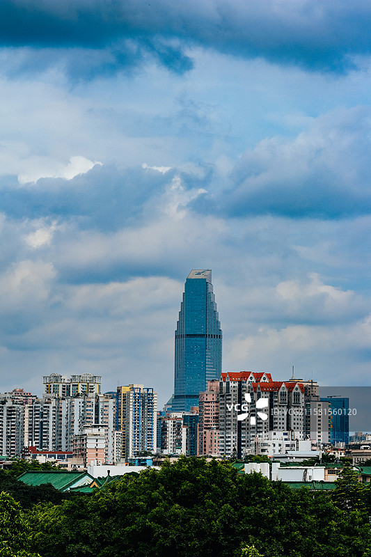 台风韦帕远去后，今日城市天际线……图片素材