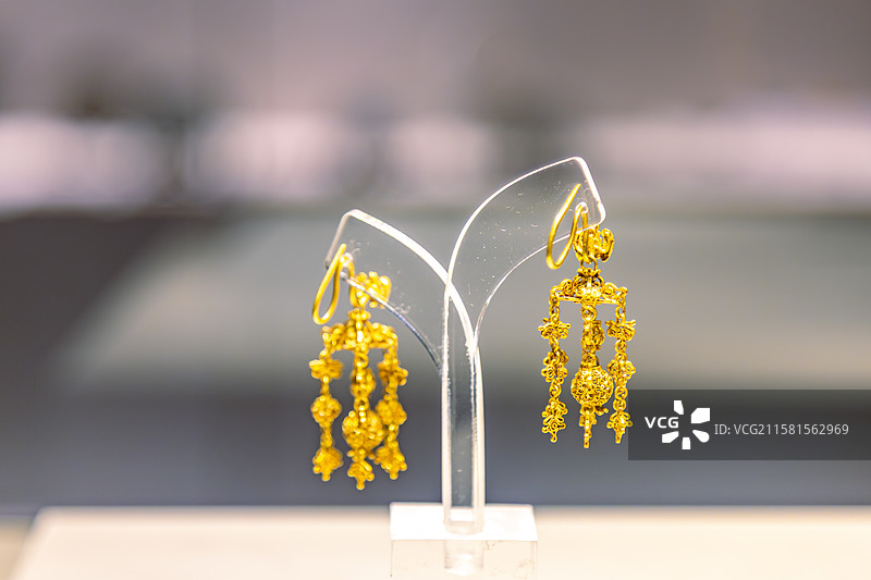 安徽蚌埠博物馆、大同博物馆共展西京印迹文物金代金耳饰图片素材