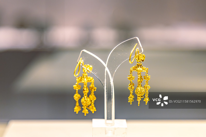 安徽蚌埠博物馆、大同博物馆共展西京印迹文物金代金耳饰图片素材