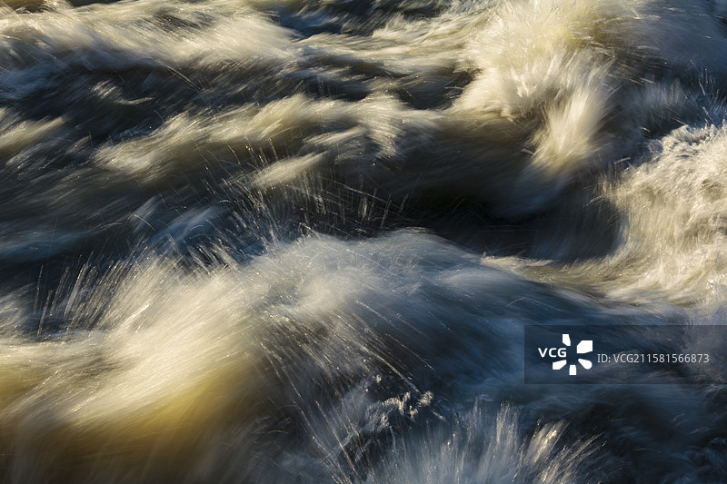 埃尔瓦河，美国，埃尔瓦河的白水特写，华盛顿州安吉利斯港图片素材