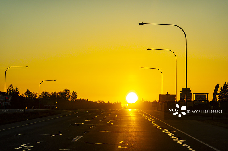 华盛顿州塞奎姆的101号公路上日落景象图片素材