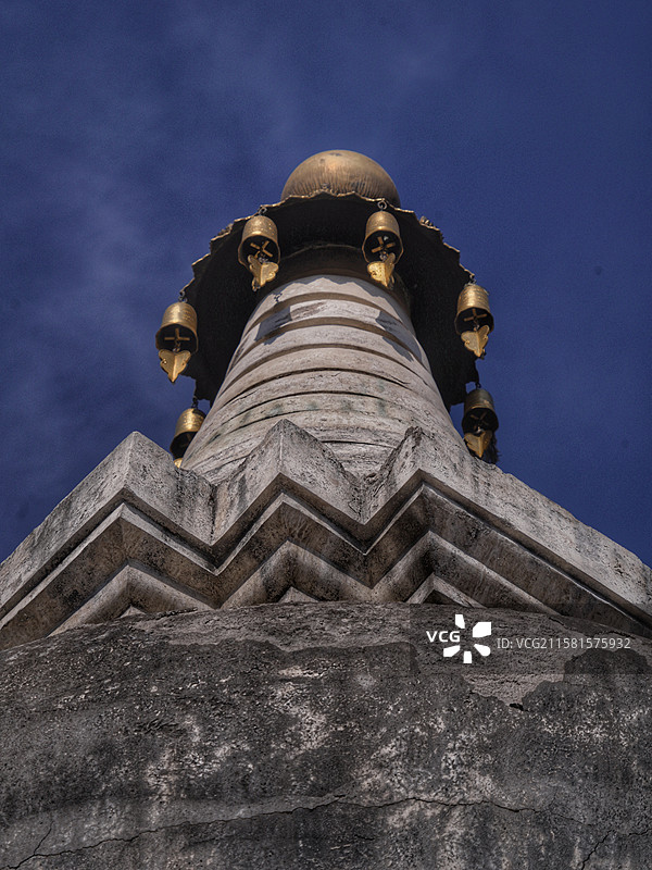 五台山塔院寺，位于台怀镇，是 “五大禅林” 之一，寺以塔名，大白塔为标志，建筑雄伟，文化底蕴深厚图片素材