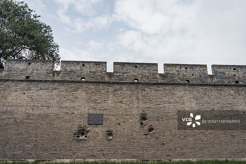 卢沟桥七七事变城墙上的炮击痕迹图片素材