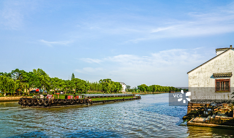 浙江湖州荻港古村运河风光图片素材