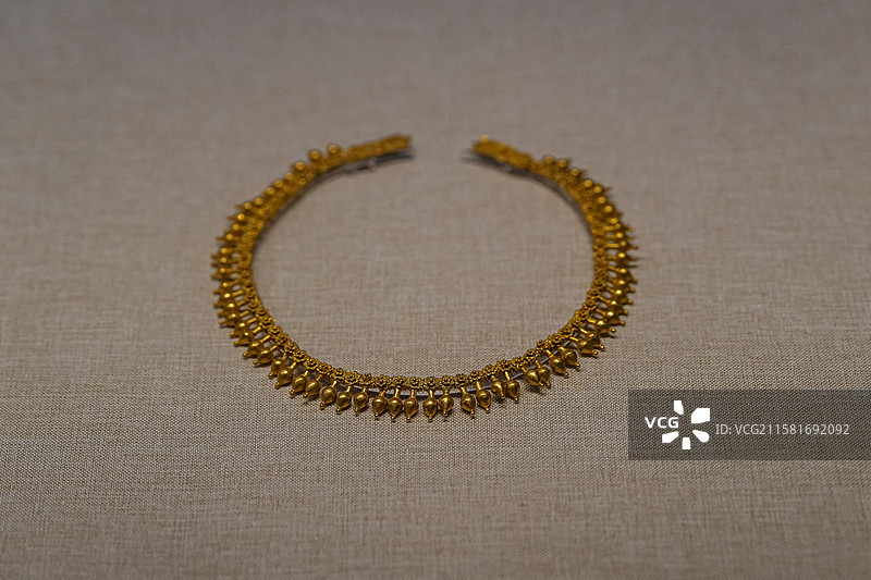 公元前300~前280年 酒罐状装饰项链 塞萨洛尼基考古博物馆图片素材