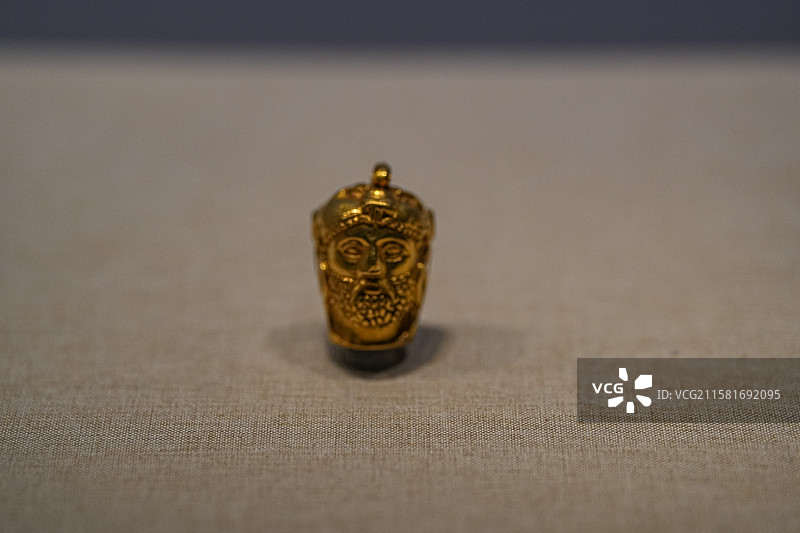 公元前300~前280年 大力神项链坠子 塞萨洛尼基考古博物馆图片素材