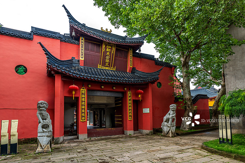 湖州荻港古村（国家4A级景区）都天安乐王府及千年石狮图片素材