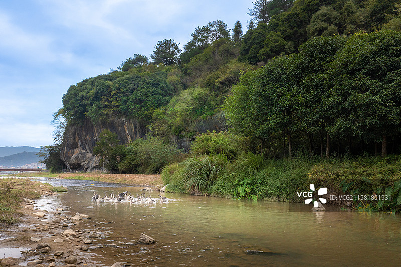 明溪县南山遗址-南山遗址，位于福建省三明市明溪县城关乡上坊村北约300米的狮子山，1986年发现。图片素材
