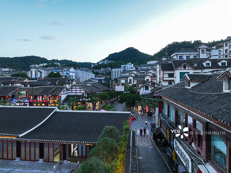 贵州省遵义市红花岗区老城傍晚风光。遵义会议会址就在这里图片素材