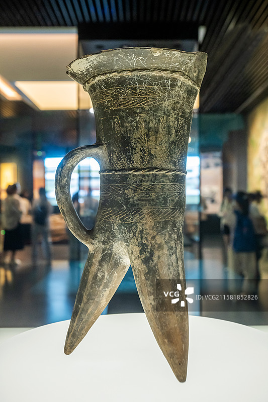 内蒙古博物院几何纹黑陶斝夏家店下层文化时期(夏-早商)赤峰市大甸子遗址出土图片素材