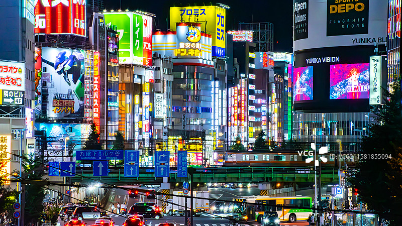 最霓虹的地方——新宿图片素材