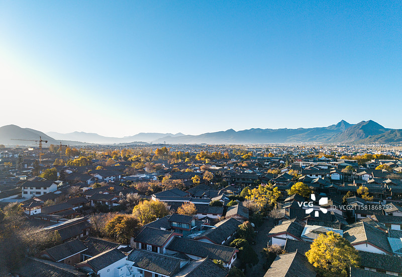 云南丽江束河古镇航拍景观图片素材
