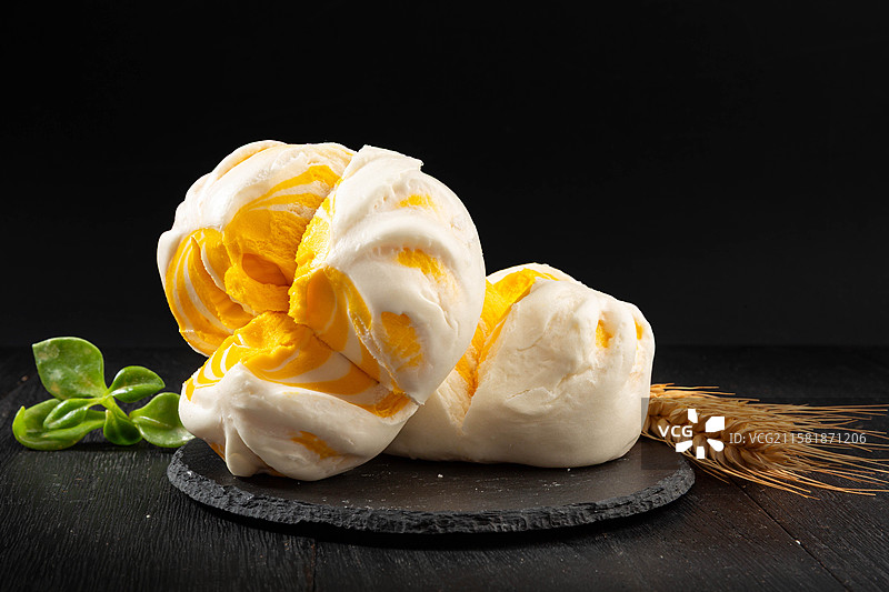 南瓜味开花馒头面点小吃图片素材