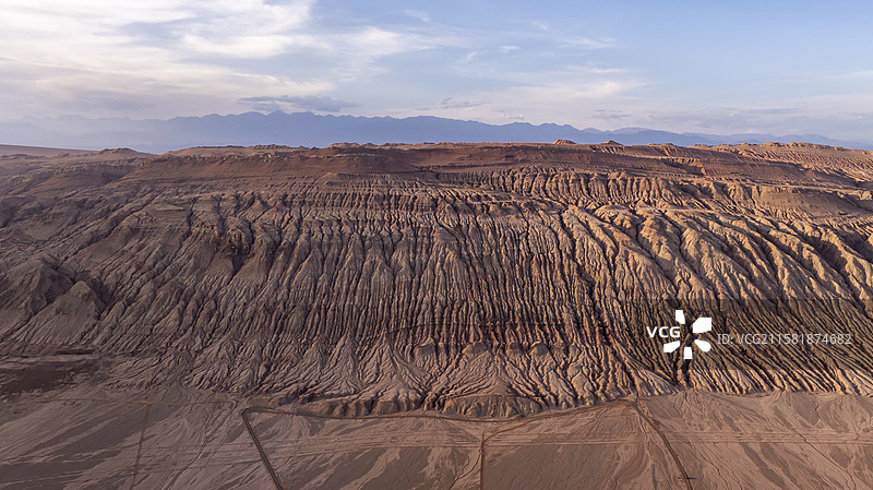 新疆吐鲁番火焰山航拍图片素材