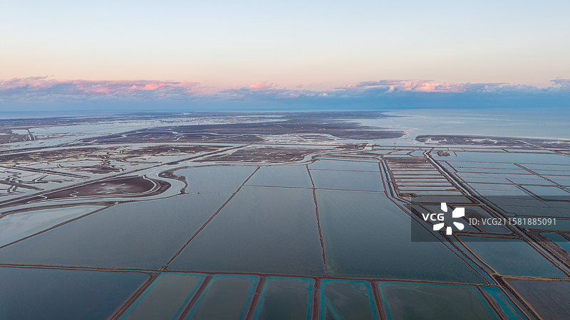 航拍山东东营黄河口湿地盐田冬季风光图片素材