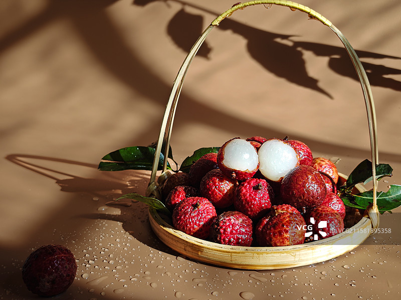 妃子笑 一骑红尘妃子笑，无人知是荔枝来。图片素材