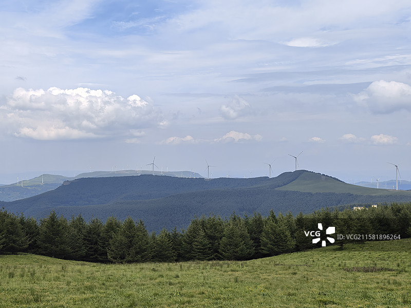 山西晋中红崖峡谷太岳山最高峰牛角鞍高山草甸户外风光图片素材