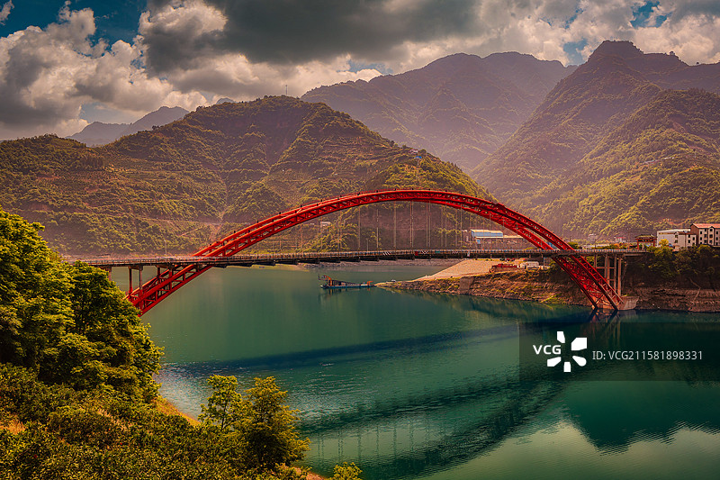 春季航拍长江三峡348国道沿途风景图片素材