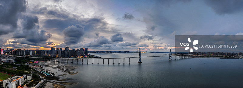 广东省，湛江市，湛江湾大桥晨曦图片素材