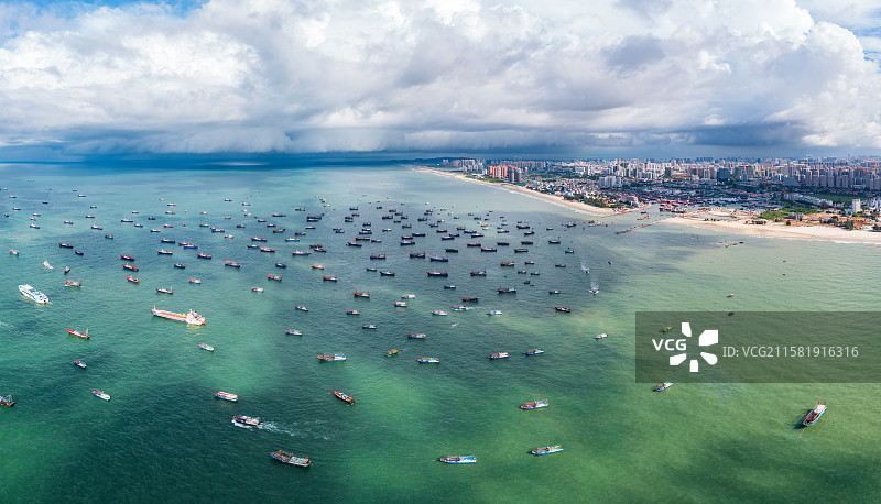 广西北海侨港开海风光渔船图片素材
