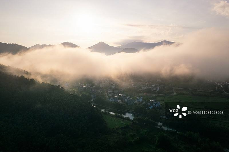 江西景德镇瑶里古镇云海图片素材