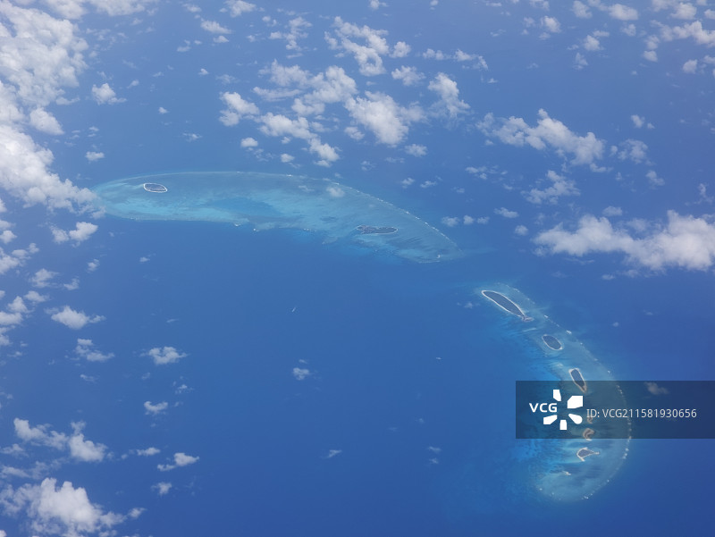 万米高空俯瞰南海三沙美景图片素材