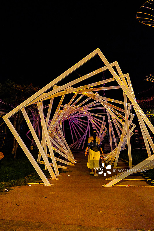 中国山东泰安市泰安老街夜景城市风光图片素材