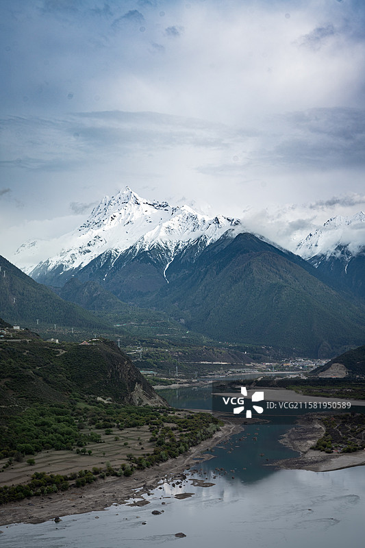 来古冰川来古村风光图片素材