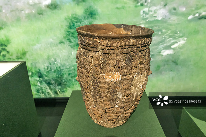 内蒙古博物院菱形带纹双耳灰陶瓮新石器时代乌兰察布市老虎山遗址出土图片素材