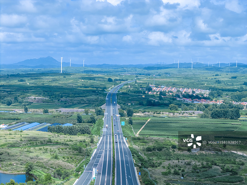 航拍山东高速烟台万第服务区荣潍高速富水河图片素材