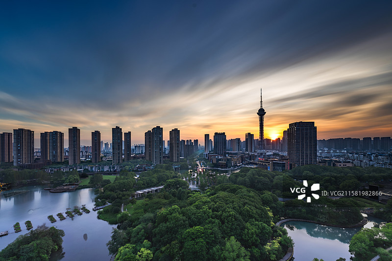 常州武进新天地公园与电视塔风光图片素材