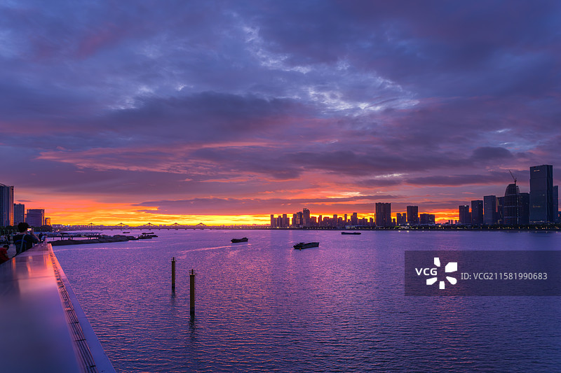 凌晨4点的朝霞图片素材