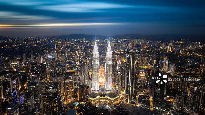 马来西亚吉隆坡双子塔夜景图片素材