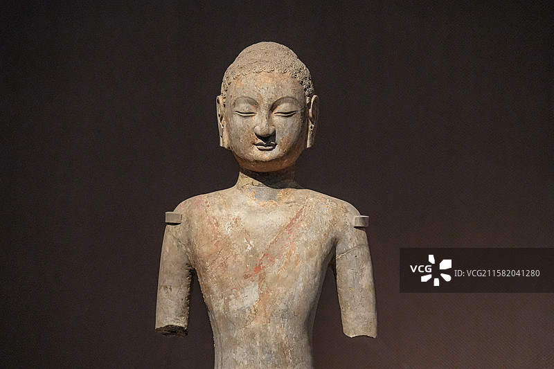 北齐 彩绘圆雕佛立像 龙兴寺遗址窖藏 青州博物馆图片素材