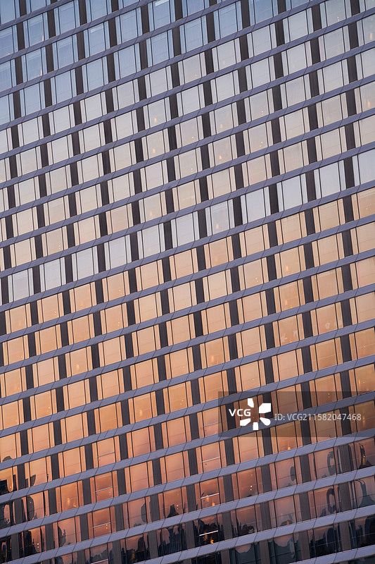 上海鲁能JW 万豪侯爵酒店落日黄昏晚霞渐变色玻璃幕墙图片素材
