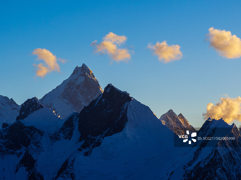 玛夏布洛姆峰图片素材