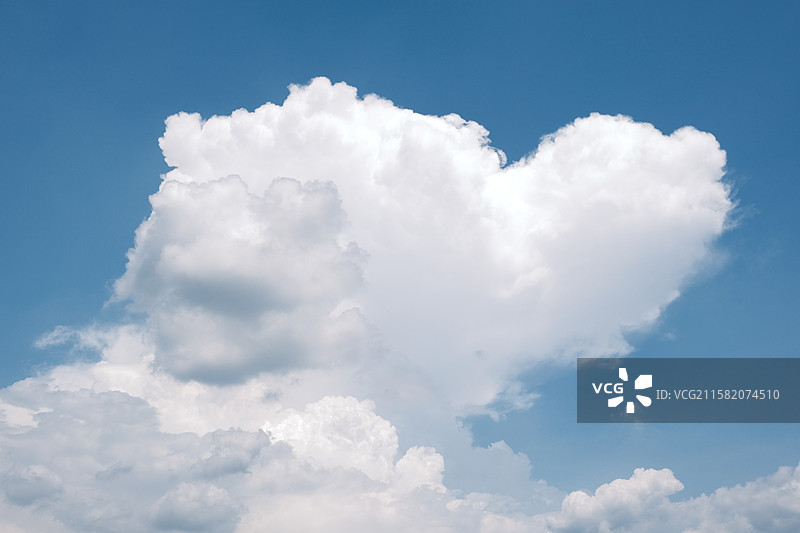 史努比云朵图片素材