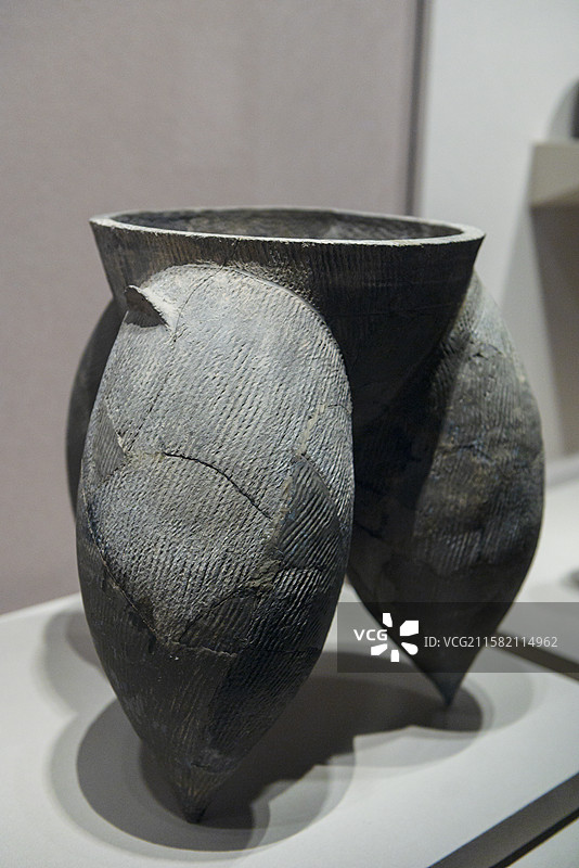 直口肥足鬲 龙山文化 山西省襄汾县陶寺村出土 山西博物馆藏图片素材