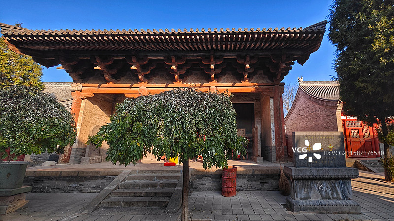 不二寺位于太原阳曲县，始建于北汉，金代重修，现存三圣殿，有精美壁画与塑像，是珍贵的金代建筑代表图片素材