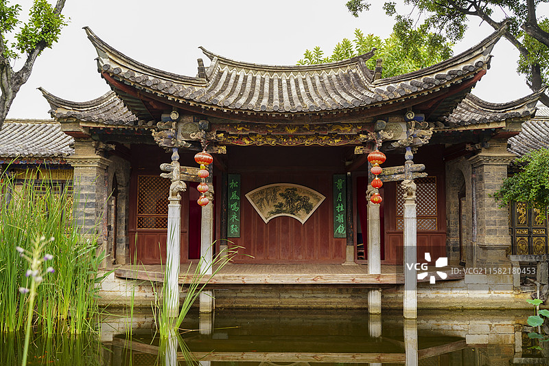 建水朱家花园水上戏台图片素材