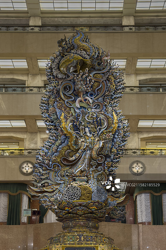 日本东京日本桥三越百货本店内部雕塑及结构图片素材