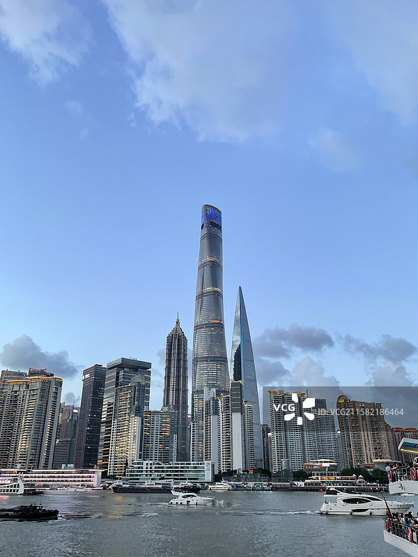 上海陆家嘴风光：上海中心大厦、上海环球金融中心、上海金茂大厦图片素材