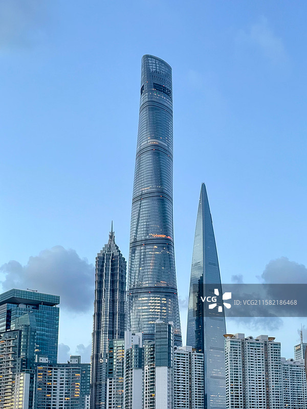 上海陆家嘴风光：上海中心大厦、上海环球金融中心、上海金茂大厦图片素材