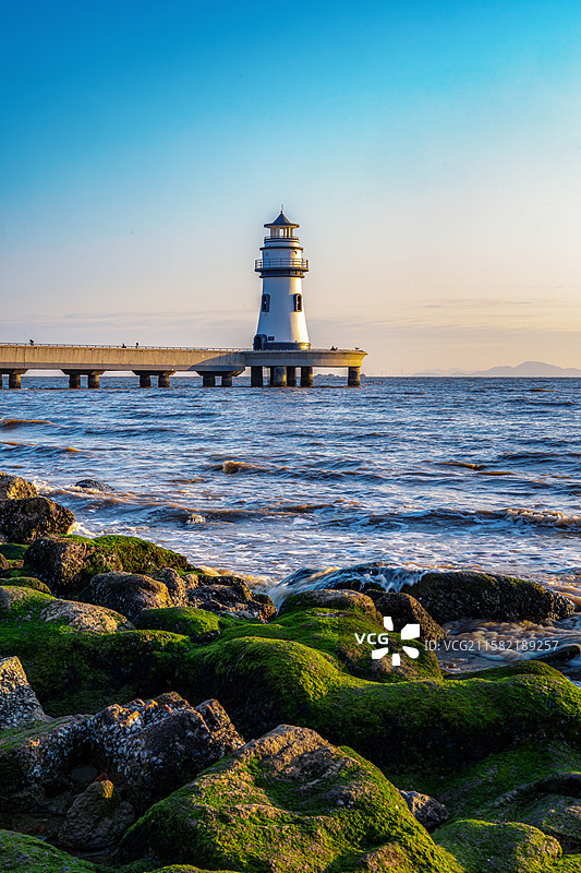 珠海爱情邮局灯塔与海滩青苔图片素材