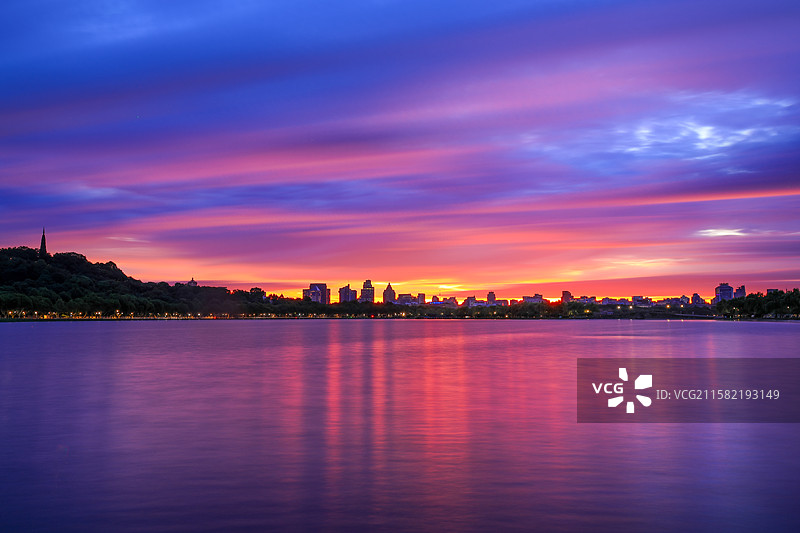 杭州西湖孤山公园后山路朝霞图片素材