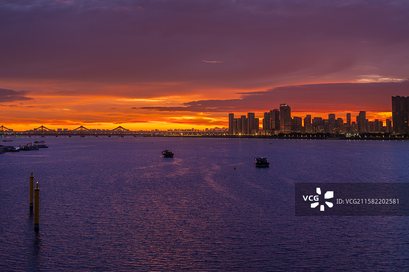 凌晨4点的朝霞图片素材