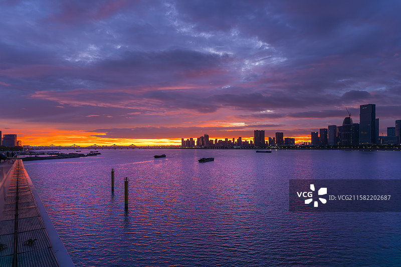 凌晨4点的朝霞图片素材